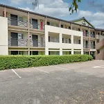 B&B HOTEL Clermont-Ferrand Le Brézet Aéroport