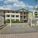 B&B HOTEL Clermont-Ferrand Le Brézet Aéroport