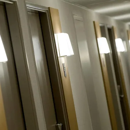 Hotel B&B Hotel Clermont-Ferrand Le Brezet Aeroport 2*