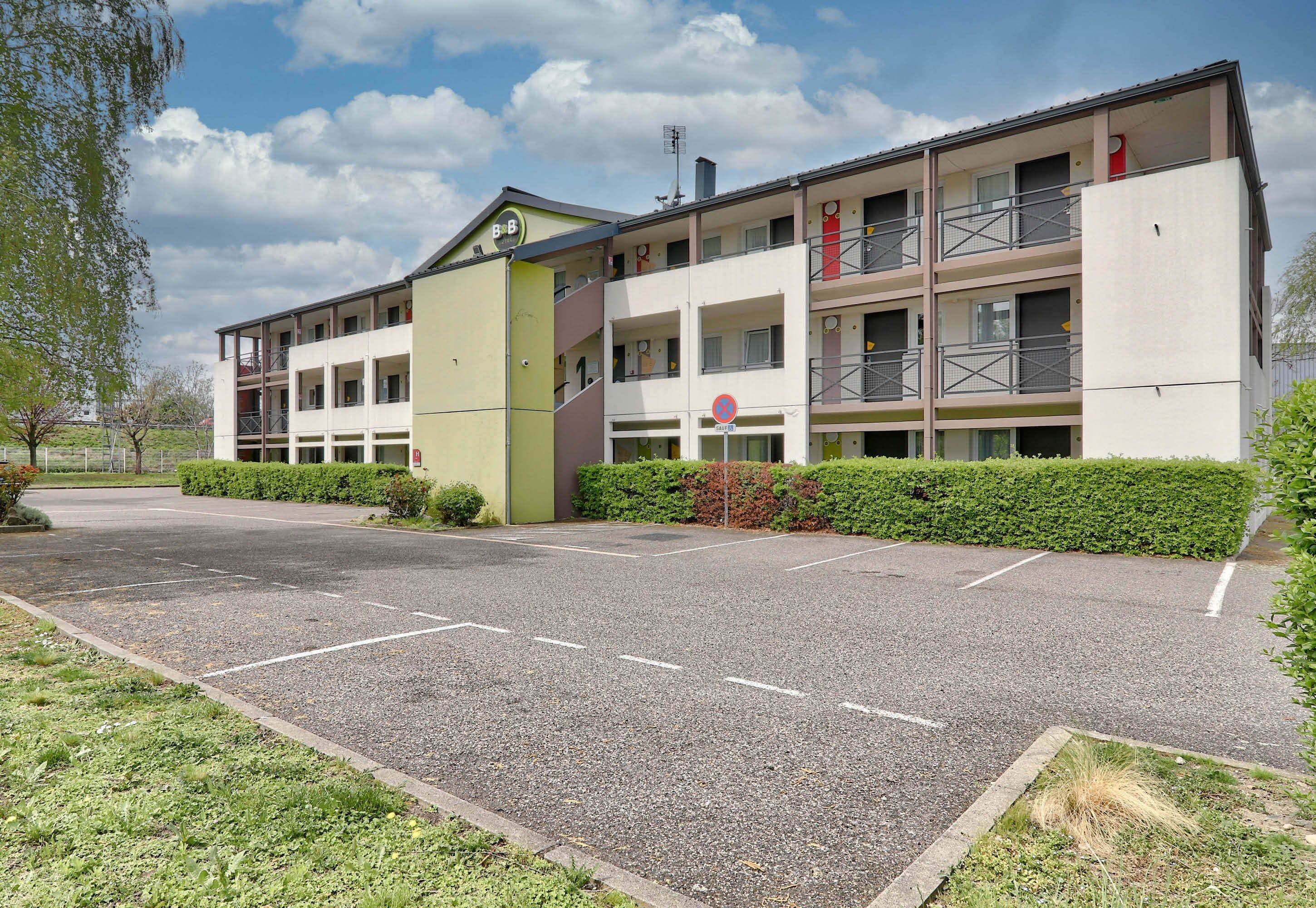 B&B Hotel Clermont-Ferrand Le Brezet Aeroport 2*