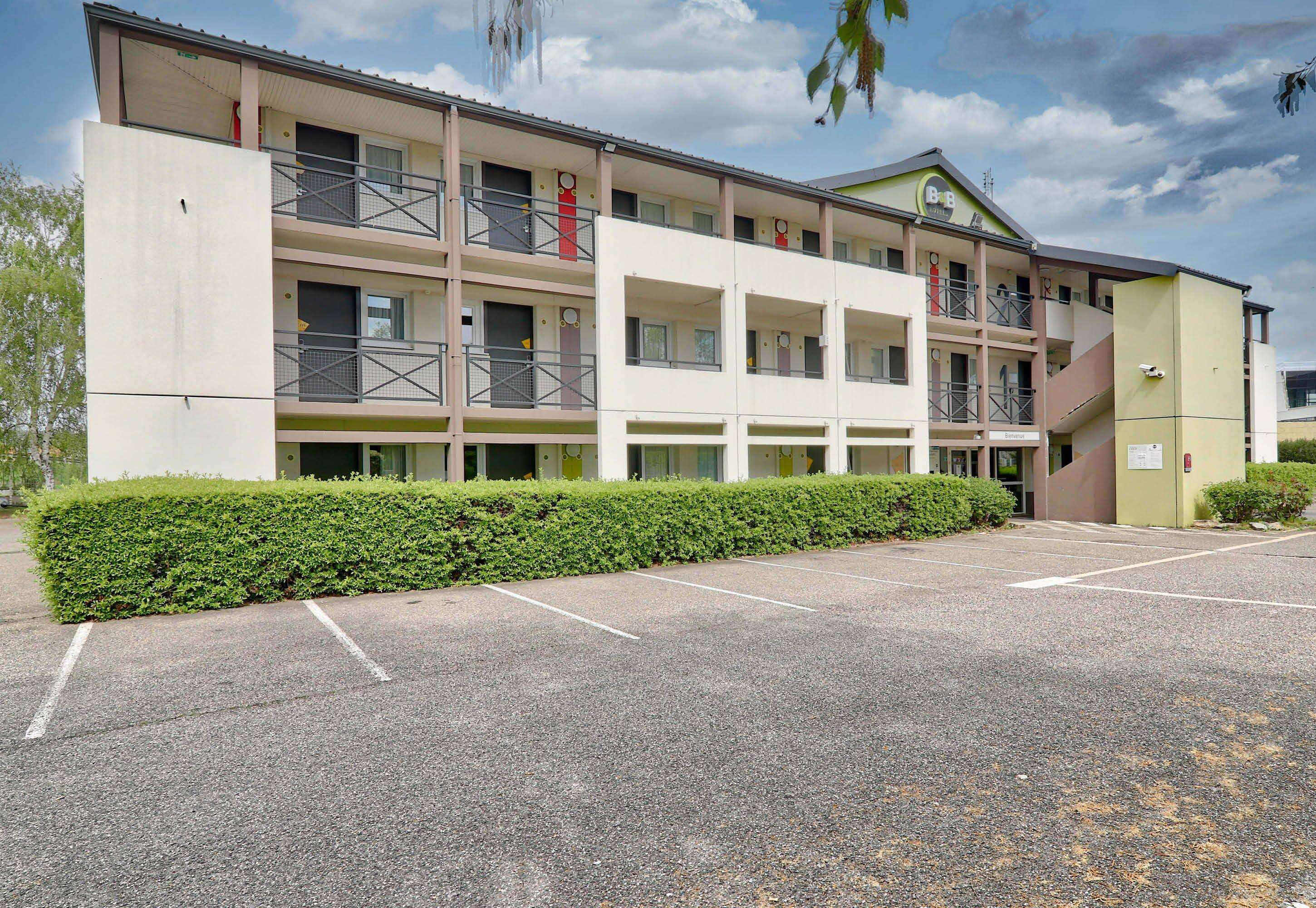 Hotel B&B Hotel Clermont-Ferrand Le Brezet Aeroport 2*