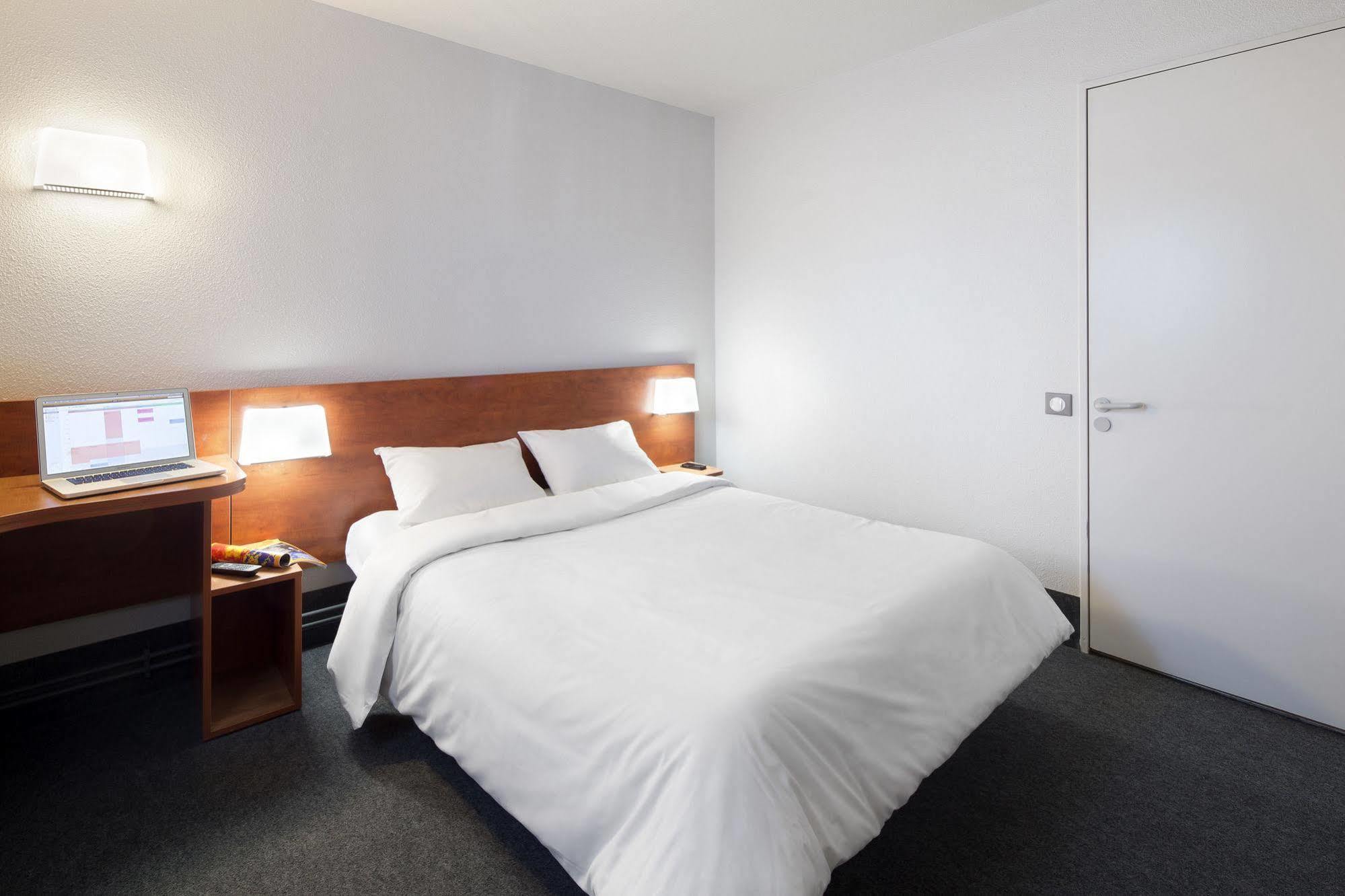 B&B Hotel Clermont-Ferrand Le Brezet Aeroport